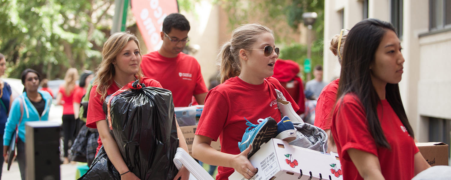 Students moving in residence