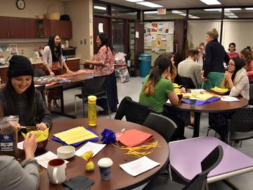 Tobacco Bundle making with the Native Centre